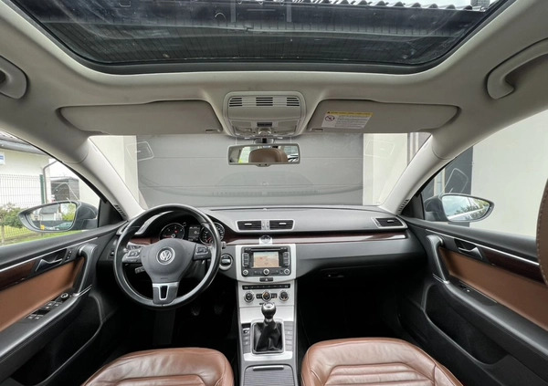 Volkswagen Passat cena 33900 przebieg: 244500, rok produkcji 2012 z Malbork małe 172